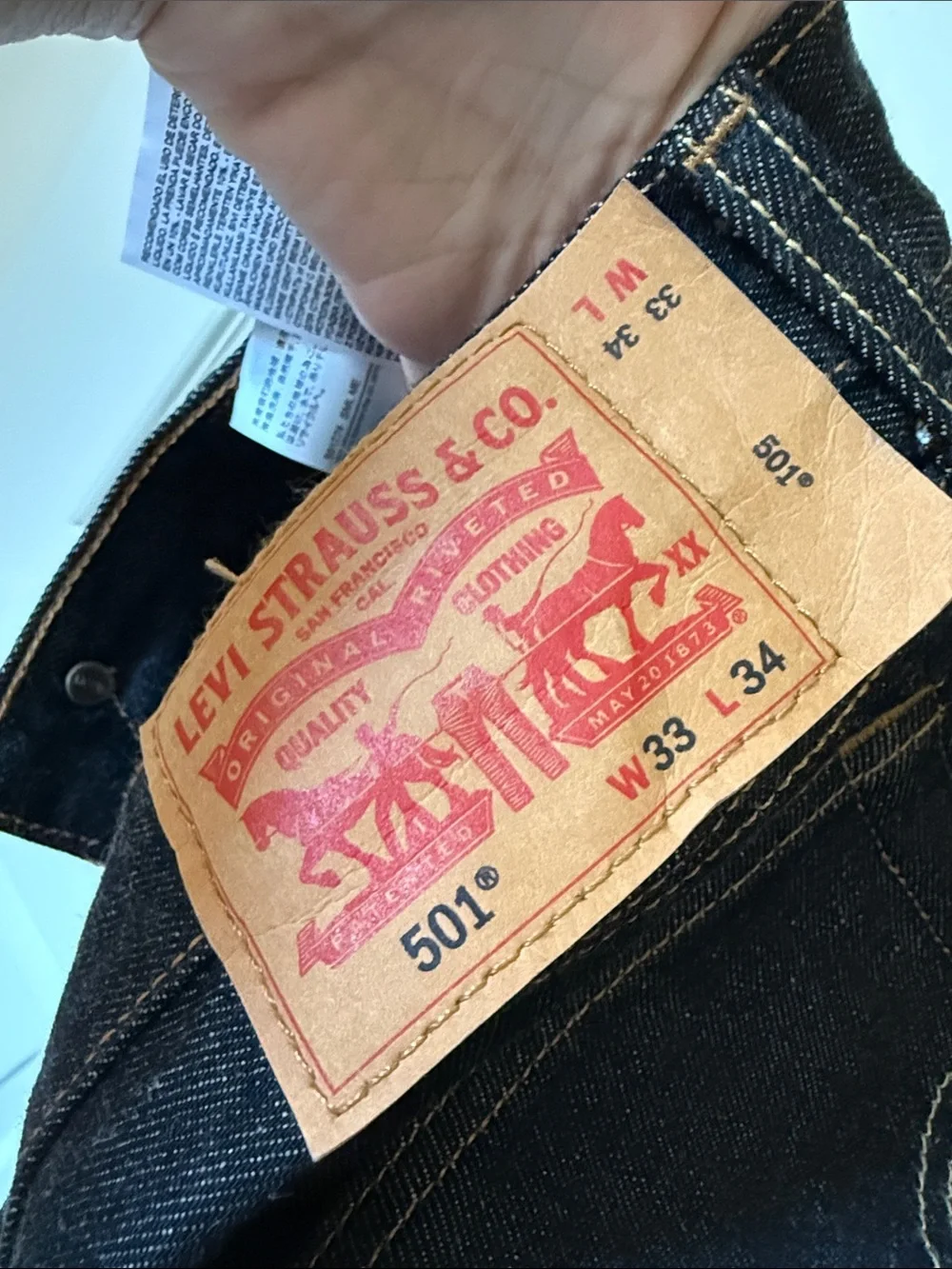 Levi’s 501 Men's black shrink to fit Straight-Leg Jeans, 33x34”